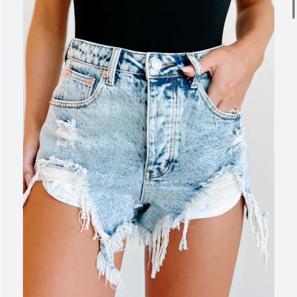 Nanamacs Signature 8 distressed Jean shorts High Rise